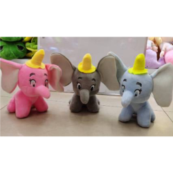 Elefante con sombrero de plátano