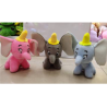 Elefante con sombrero de plátano